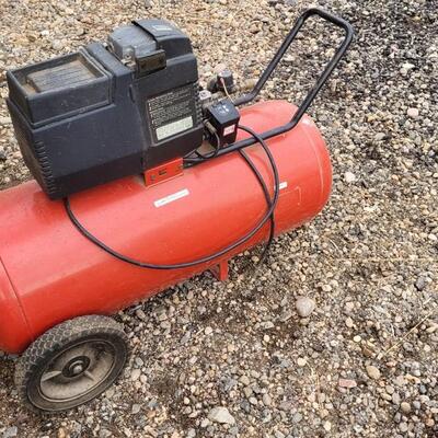 Lot 71: Vintage CRAFTSMAN 90 PSI Portable Air Compressor Tank