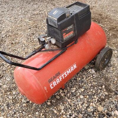 Lot 71: Vintage CRAFTSMAN 90 PSI Portable Air Compressor Tank