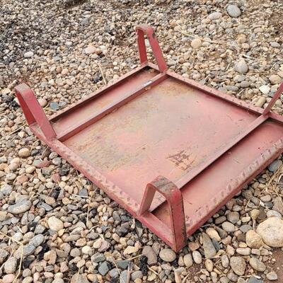 Lot 72: Vintage Metal Platform Base