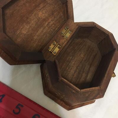 crafted wood Jewelry box with brassleaves 4