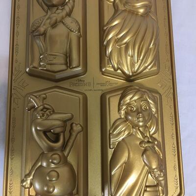 Nordic Ware, Disney, Frozen II, gold, cakelet pan