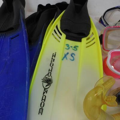 8 Piece Water Lot: 3 pairs flippers, 3 pairs goggles, snorkel