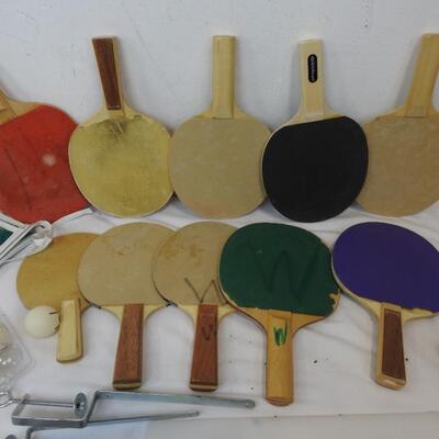 15 pc Ping Pong, Table Tennis, Shoe Pong Lot: 12 paddles, 1 net, 12 balls