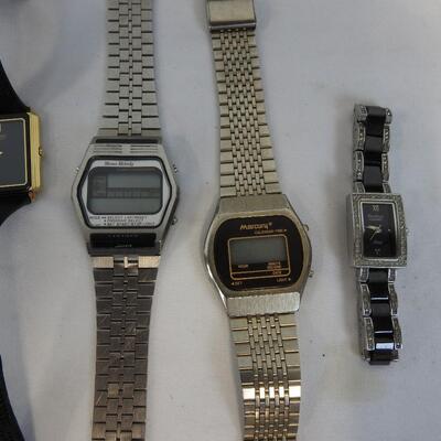 14 Watches. Need Repair/Batteries: Seiko, Anne Klein, Fossill, Relic, Armitron
