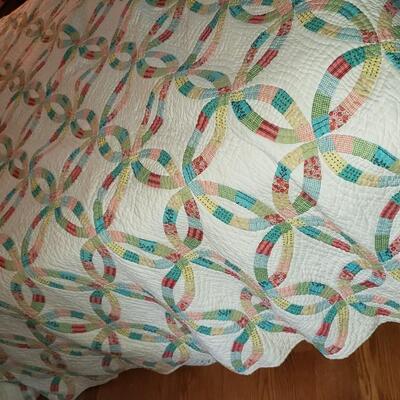 Vintage quilt with matching pillow full or queen
