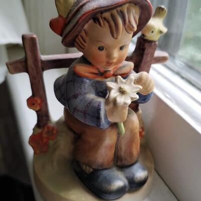 Vintage Hummel She Loves Me, She Loves me not Goebel