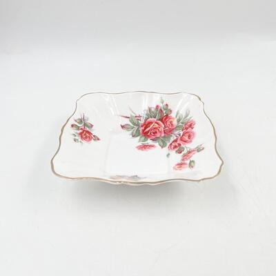 5â€ ROYAL ALBERT BONE CHINA â€œCENTENNIAL ROSEâ€ SQUARE DISH