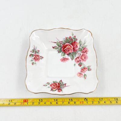 5â€ ROYAL ALBERT BONE CHINA â€œCENTENNIAL ROSEâ€ SQUARE DISH