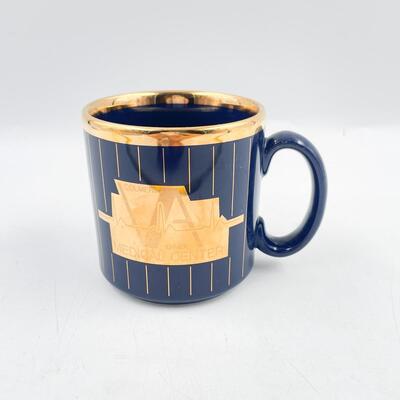 TOPEKA KS â€œCOLMERY Oâ€™NEIL MEDICAL CENTERâ€ TAMS POTTERY DARK BLUE & GOLD MUG