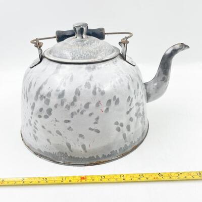 LARGE GRAY SPECKLED ENAMELWARE KETTLE
