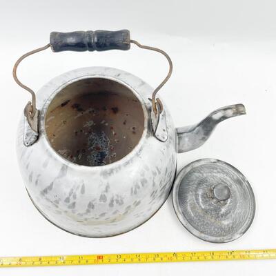 LARGE GRAY SPECKLED ENAMELWARE KETTLE