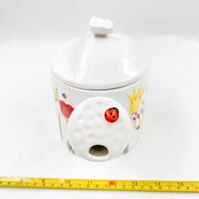 HALLMARK â€œNATUREâ€™S SKETCHBOOKâ€ BY MARJOLEIN BASTIN CERAMIC WATERING CAN TEAPOT