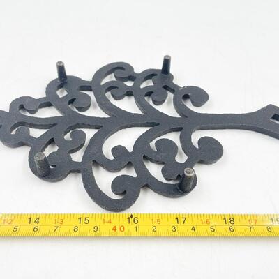 VINTAGE â€œFAMILY TREEâ€ 9â€ WROUGHT IRON TRIVET