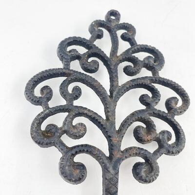 VINTAGE â€œFAMILY TREEâ€ 9â€ WROUGHT IRON TRIVET