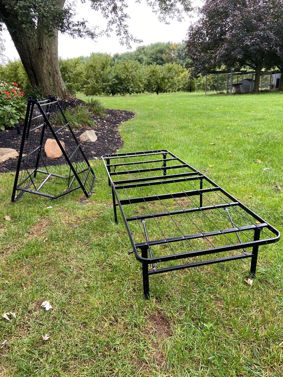Lot 471 Black Metal Cot Stands