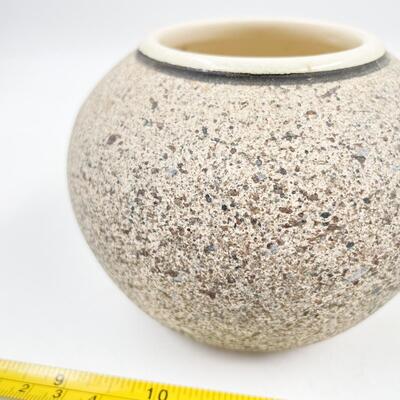 1985 *SIGNED* SPECKLED EARTHENWARE VASE