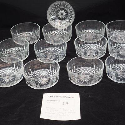 Lot  113 French Arcoroc clear sunburst cyrstal bowls