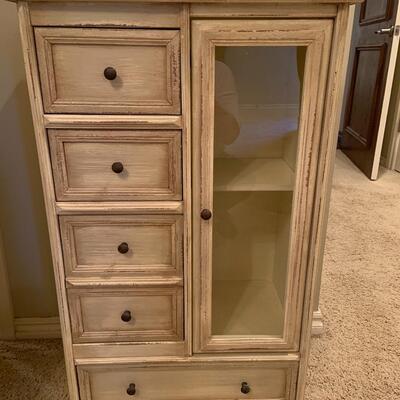 Small Cabinet with great storage