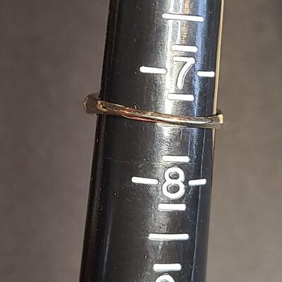 Lot J1: 18kt White Gold Ring