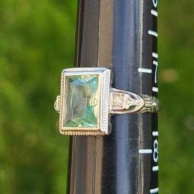 Lot J1: 18kt White Gold Ring