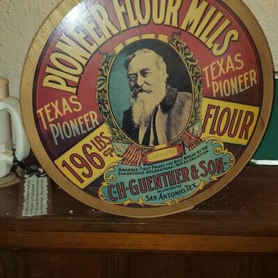 Advertising lidded container round box