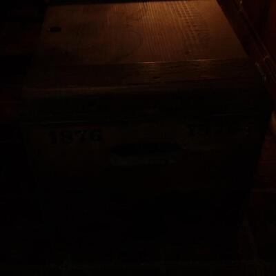 Anheuser-Busch crate with lidded top vintage