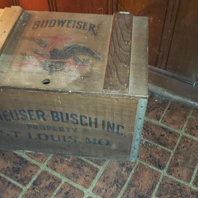 Anheuser-Busch crate with lidded top vintage