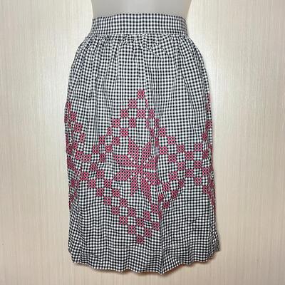 VINTAGE GINGHAM APRON W/ RED EMBROIDERY