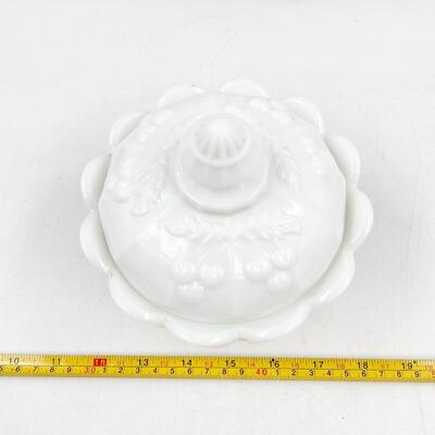 VINTAGE WESTMORELAND 6â€ MILK GLASS LIDDED CANDY DISH