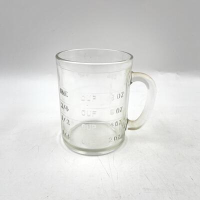 GLASS MEASURING CUP/MUG