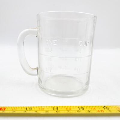 GLASS MEASURING CUP/MUG