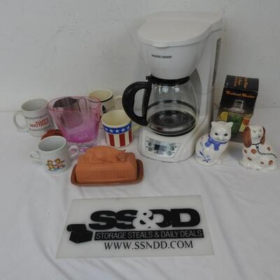 Black & Decket Coffe Machine, 5 Coffee Mugs, Cat & Dog Salt & Pepper Shakers