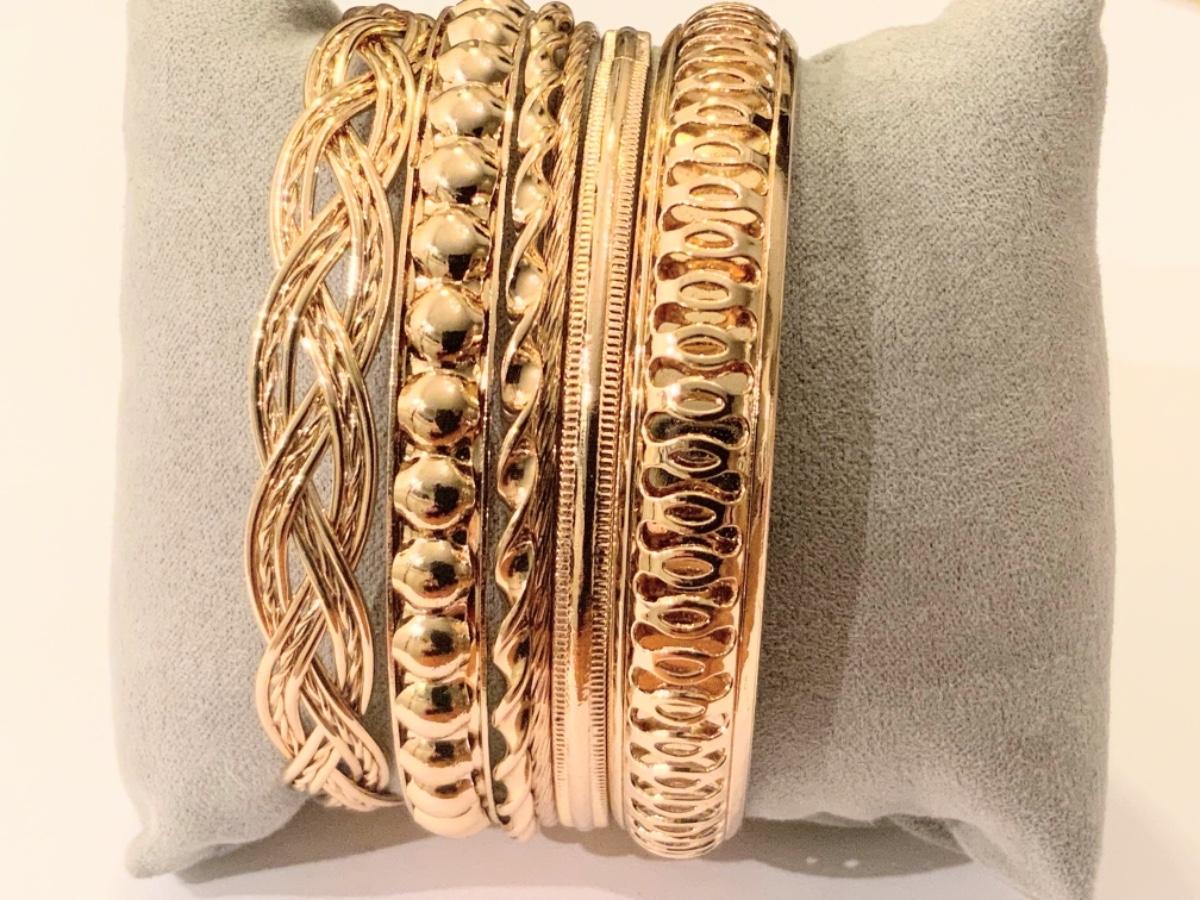 Bracelet Bangle Rush Gold | EstateSales.org