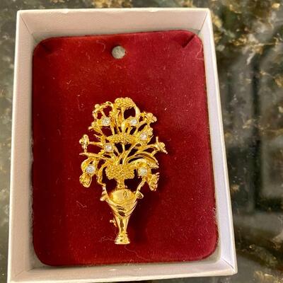 Royal Collections Windsor Castle Pin