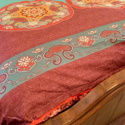 Queen reversible duvet cover with shams