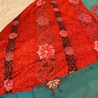 Queen reversible duvet cover with shams