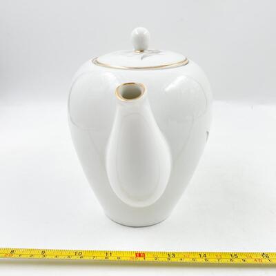 1961 KAYSONS CHINA â€œGOLDEN RHAPSODYâ€ 4-CUP TEAPOT #1