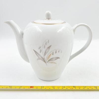 1961 KAYSONS CHINA â€œGOLDEN RHAPSODYâ€ 4-CUP TEAPOT #1