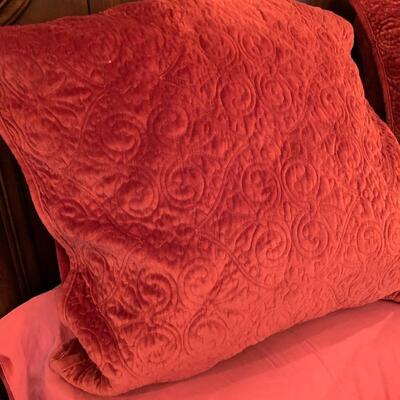 Pillows with matching queen sheets