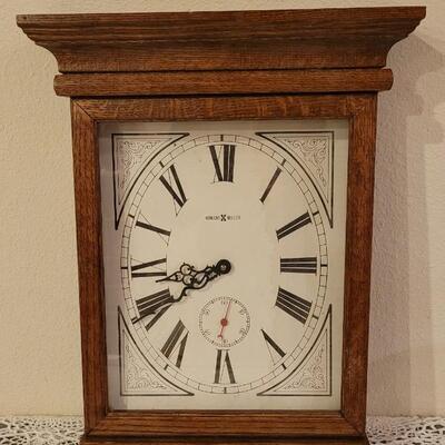 Lot 5: Howard Miller Clock