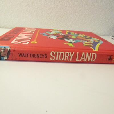 LOT 42  WALT DISNEY'S STORY LAND A GOLDEN BOOK