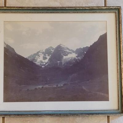 Lot 36: Vintage Print in Frosted Glass Frame