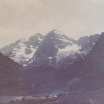 Lot 36: Vintage Print in Frosted Glass Frame