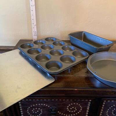 Assortment of baking pans