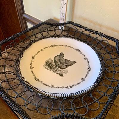 Rooster wire plate