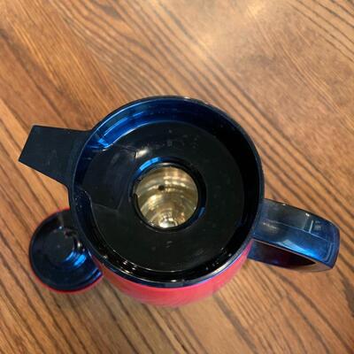 Insulated carafe