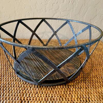 Woven metal bowl/basket
