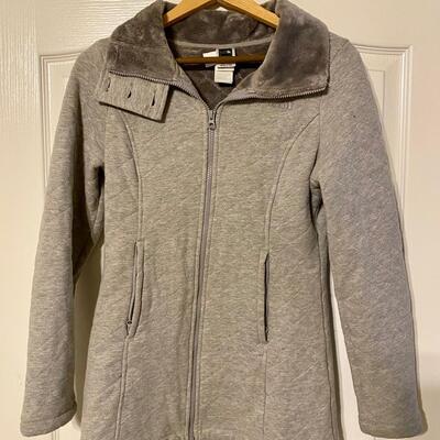 North Face Women's Gray Quilted Fleece Lined Jacket - Size S