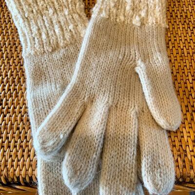 Women's gloves
