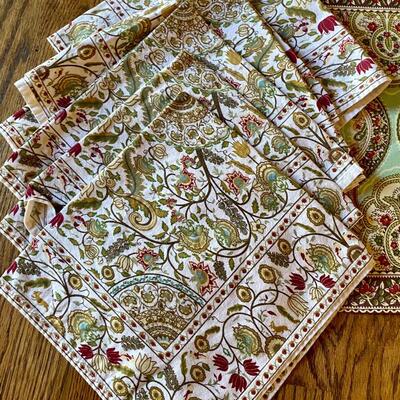 Set of 6 Placemats and 6 Cloth Napkins